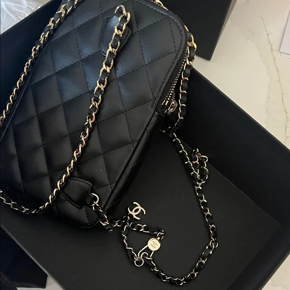 Chanel Black Quilted Phone Holder with Gold Chain - Picture 6 of 10